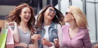 Outlet, Spacci aziendali e Stock House: differenze, che cosa sono e come funzionano fare shopping outlet spacci aziendali stock house