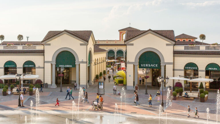 Peuterey outlet serravalle hotsell